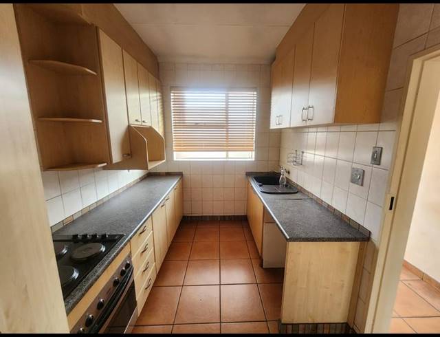 3 BEDROOM TOWNHOUSE FOR SALE IN DENLEE